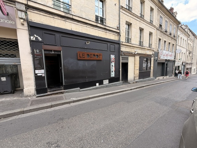 Façade du Dépôt — rue Buquet
